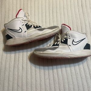 Nike Kyrie Infinity